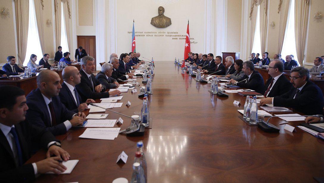 Türkiye-Azerbaycan 8. Karma Ekonomik Komisyonu (KEK) Toplantısı Bakü'de Gerçekleşti