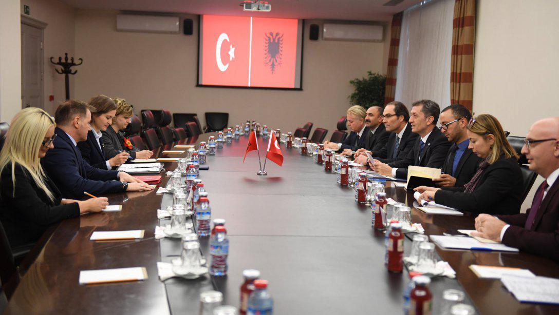 Bakan Selçuk, Arnavutluk Eğitim Bakanı Shahini ile Görüştü