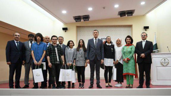 Bakanımız Sayın Ziya Selçuk, Cinnah Genç Yazarlar Kompozisyon Yarışması Ödül Törenine katıldı
