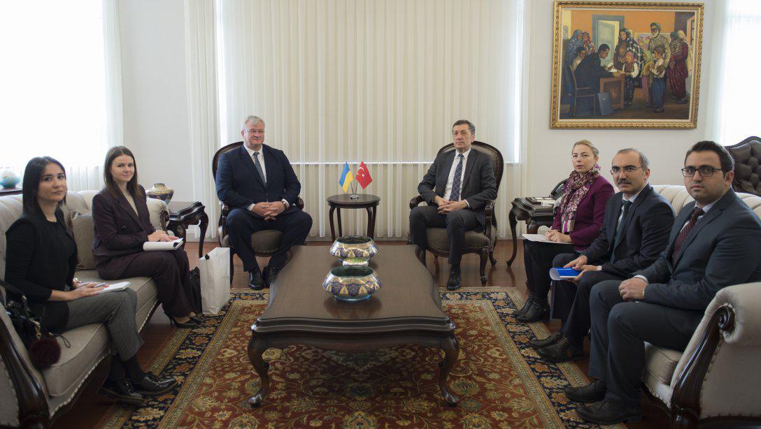 Bakan Selçuk, Ukrayna Ankara Büyükelçisi Sybihayı Kabul Etti