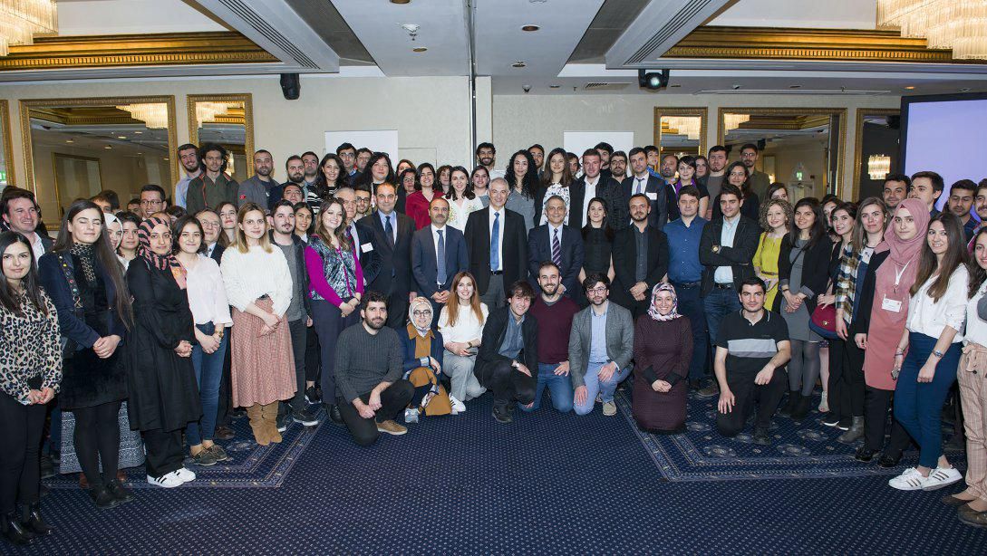 Londra´da Eğitim Gören Burslu Öğrenciler Türk Akademisyenlerle Buluştu