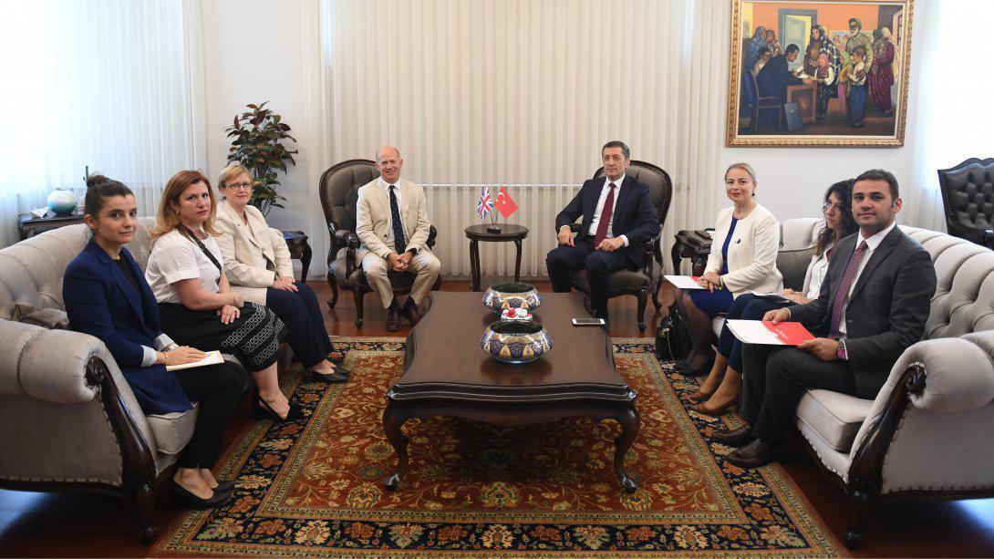 Bakan Selçuk, Birleşik Krallık Ankara Büyükelçisi Chilcott'u Kabul Etti