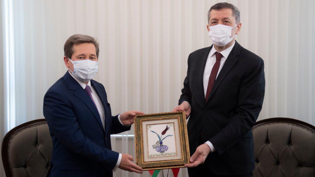 Bakan Selçuk, Belarus Büyükelçisi Rybak'ı Kabul Etti